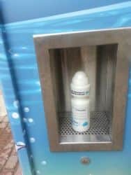 עמדת מים קרים למילוי בקבוקים